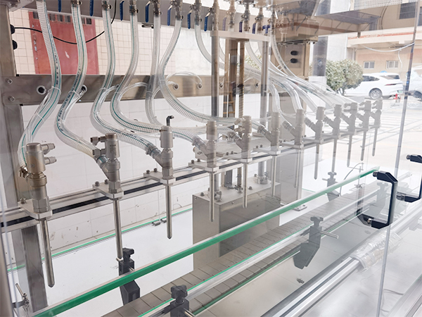 天津全自動(dòng)液體灌裝機(jī)