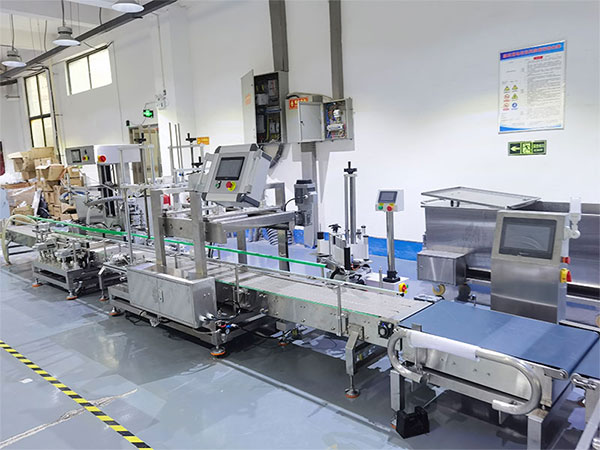 全自動液體灌裝機生產(chǎn)線